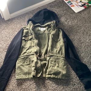 Army jacket with long sleeves